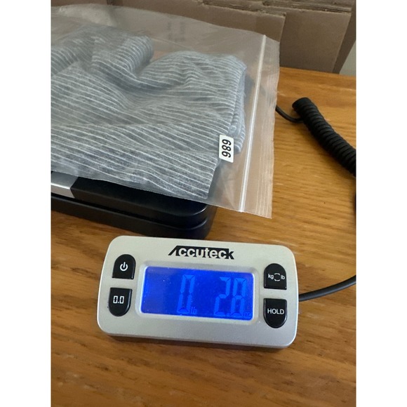 GAP Fit Women’s Top Medium Gray Athletic - Picture 7 of 7